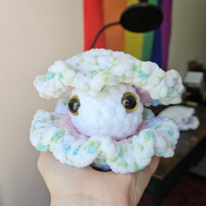 Amigurumi mini clam